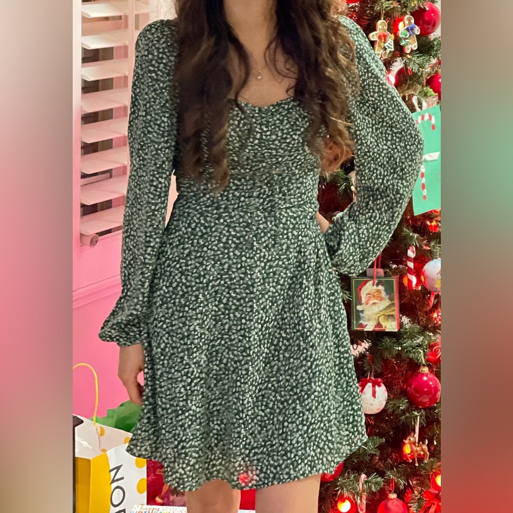 Green A&F Long-Sleeve Cinch-Front Cutout Mini Dress, Green Floral, Size XXS Tall